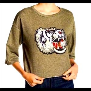 Pull-over Tee (tiger embroider)